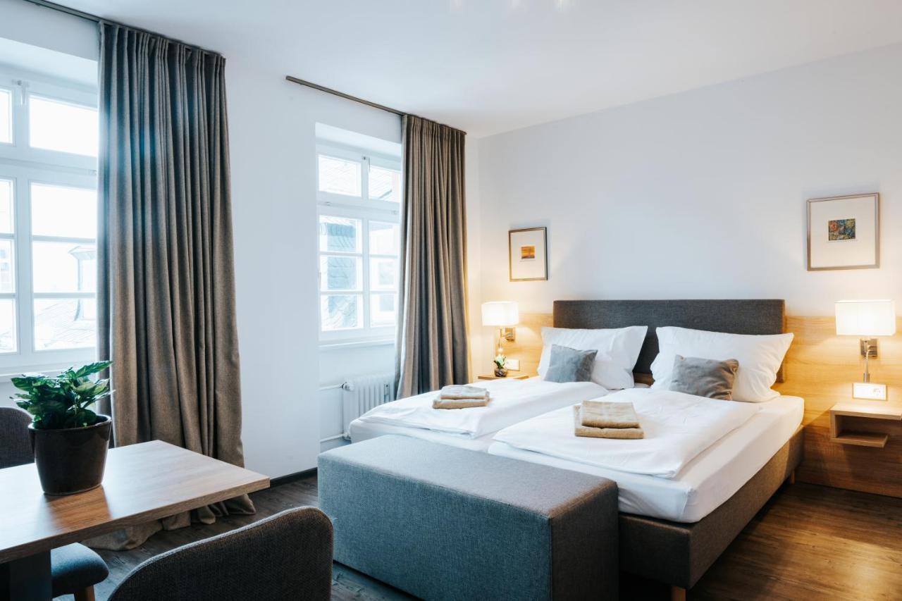 Bed and Breakfast Residenz Weingut Schloss Reinhartshausen Эльтвилле Экстерьер фото