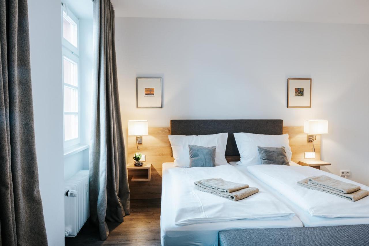 Bed and Breakfast Residenz Weingut Schloss Reinhartshausen Эльтвилле Экстерьер фото