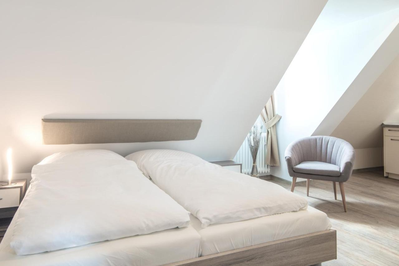 Bed and Breakfast Residenz Weingut Schloss Reinhartshausen Эльтвилле Экстерьер фото