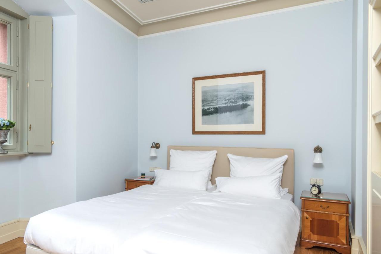 Bed and Breakfast Residenz Weingut Schloss Reinhartshausen Эльтвилле Экстерьер фото